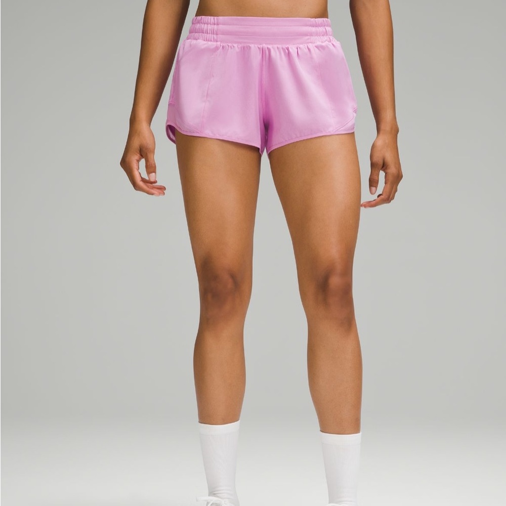 NWOT Hotty Hot Low-Rise Lined Short 2.5"